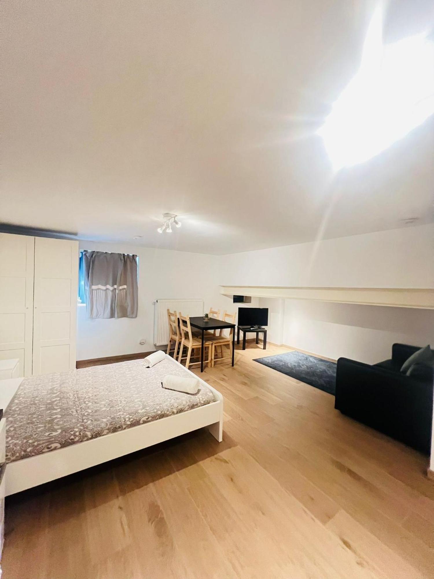 Oneluxstay Near Fashion District Antwerpen Buitenkant foto